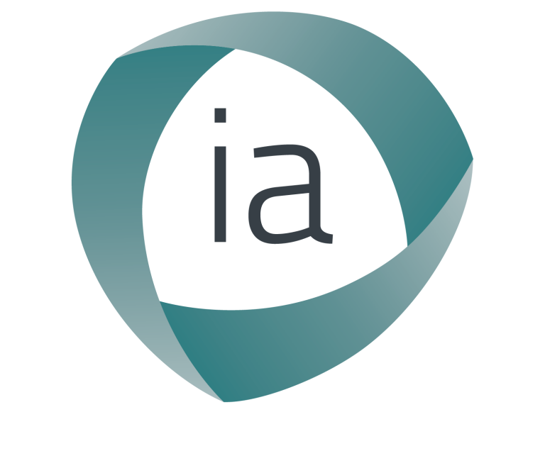 Bokstavene IA vises inni en grønn sirkel. Dette er logoen for inkluderende arbeidsliv. Illustrasjon.