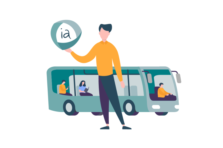En figur står i forgrunnen og holder opp IA-logoen. Bak figuren passerer en buss med flere passasjerer i. Illustrasjon.